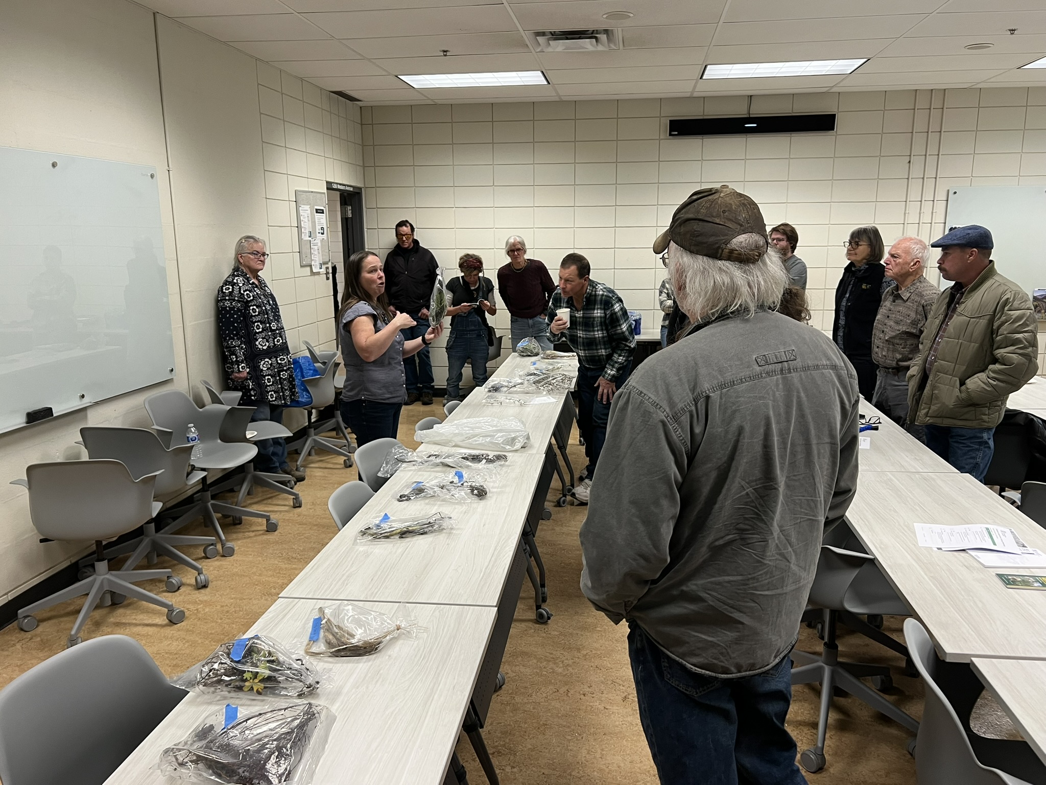 Hybrid workshop with agricultural producers